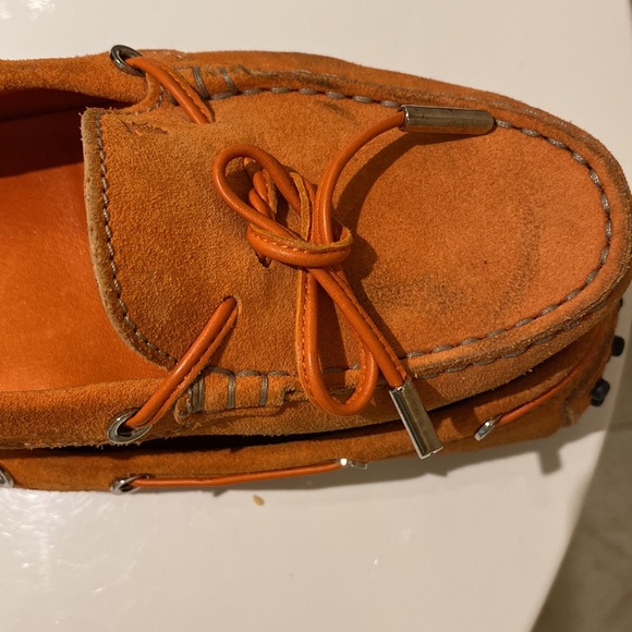 Always a favorite Tods Round Toe slip on. Good preowned condition - Picture 8 of 8